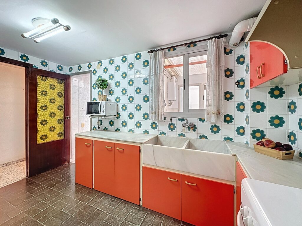 Cocina piso en venta con terraza en Benimaclet