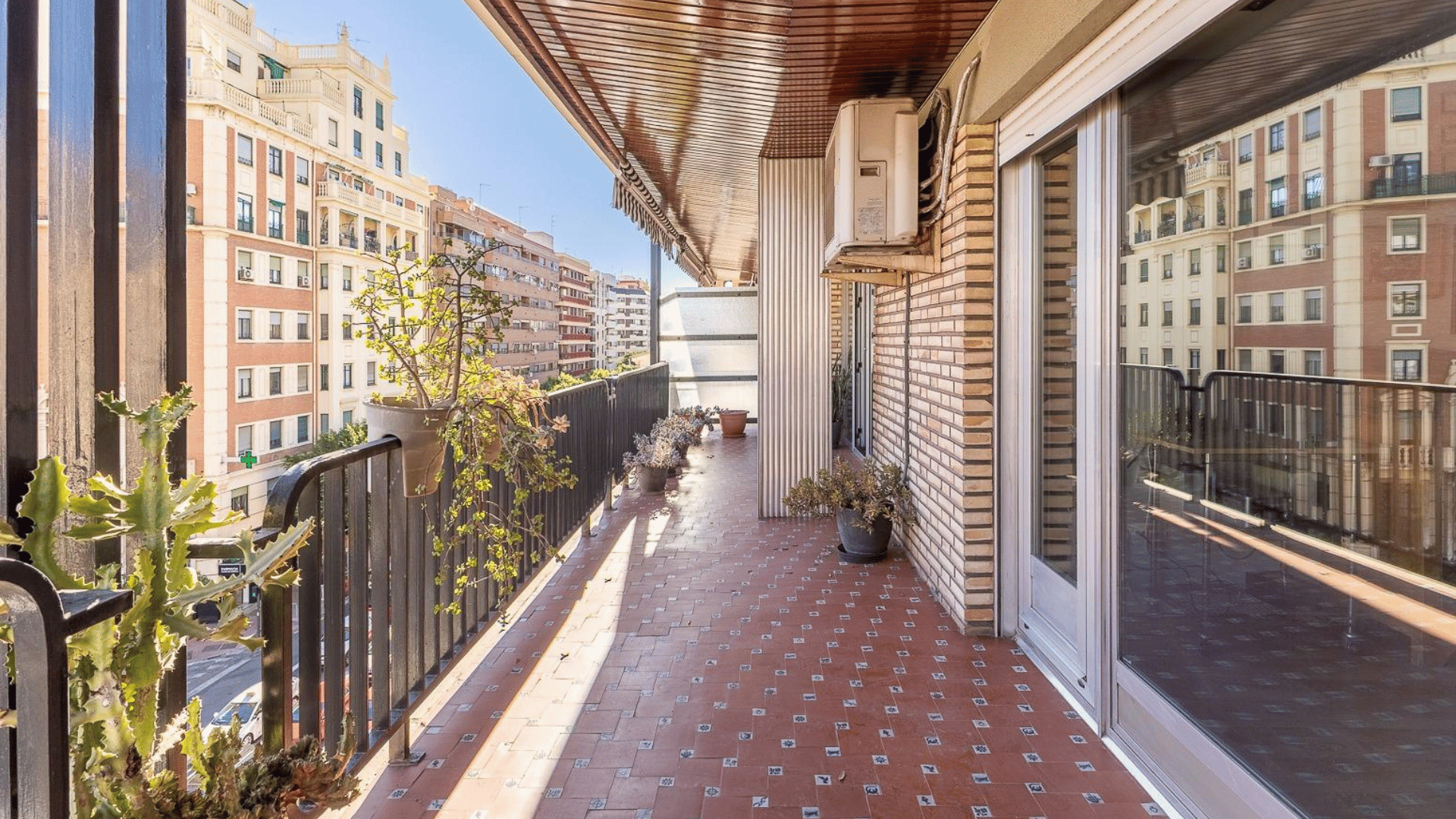 Vivienda con terraza en Plaza de España Vivienda con terraza en Plaza de España