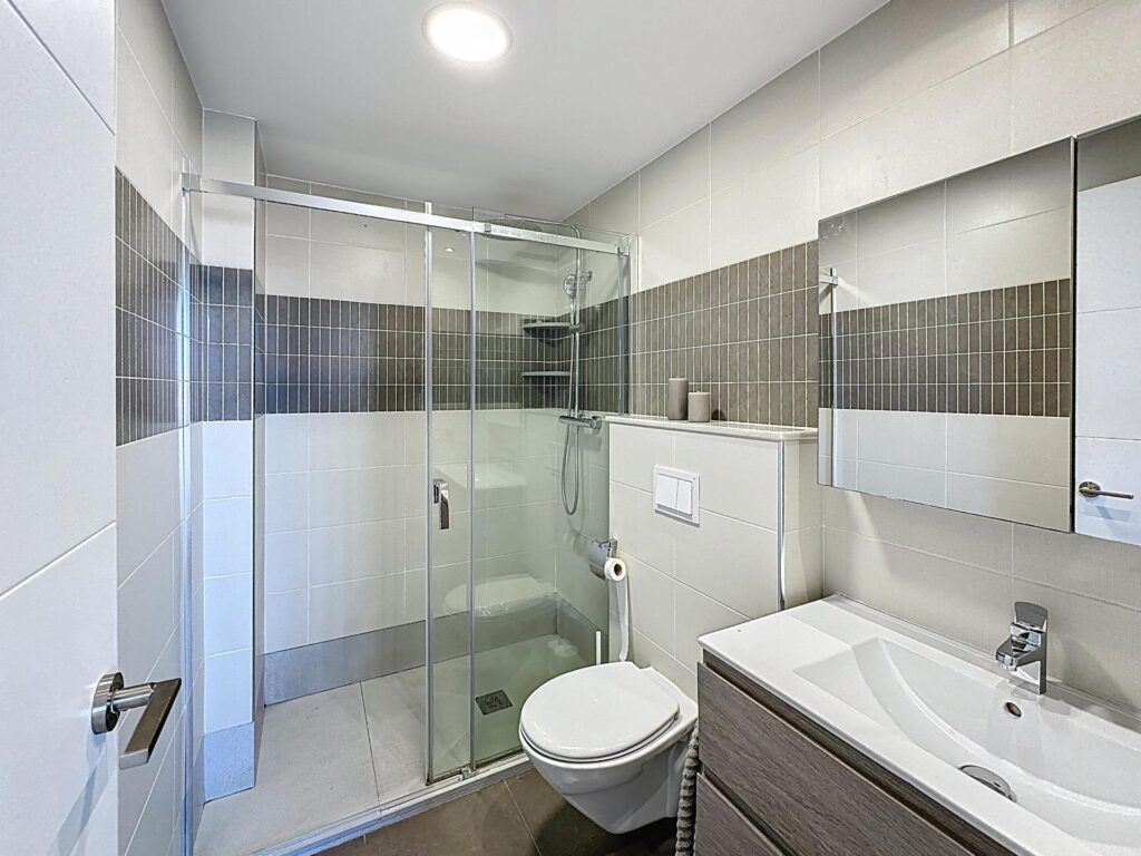 Baño Ático con terraza Massanassa