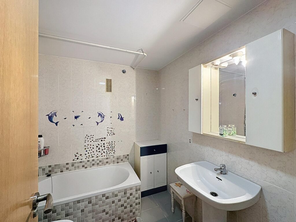 Baño Piso con terraza en Maestro Rodrigo Valencia